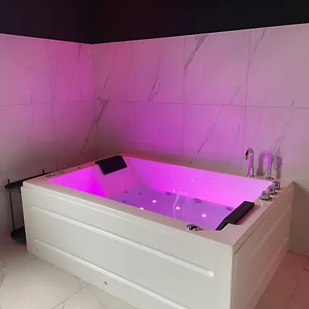 Apartment Hom & Love, Bdsm Homecourt