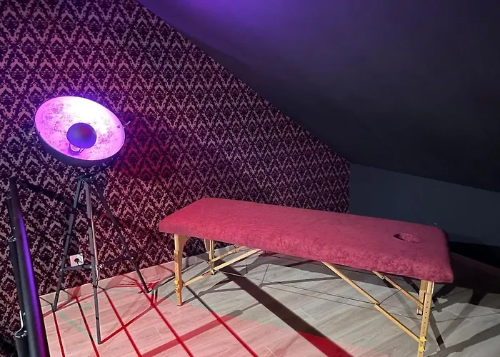 Hom & Love, Bdsm Апартаменты Homecourt