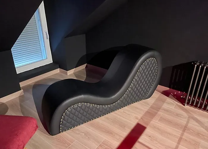 Hom & Love, Bdsm Апартаменты